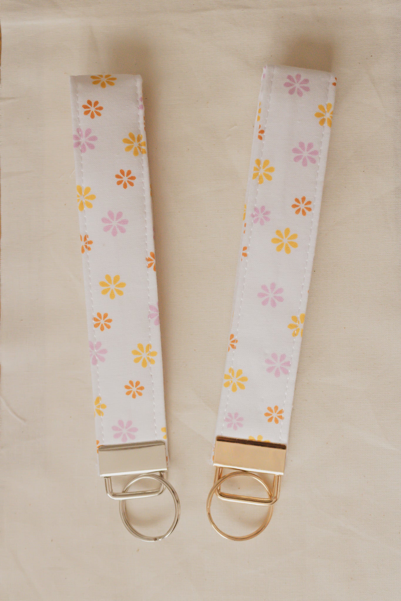 Daisy Days Keychain