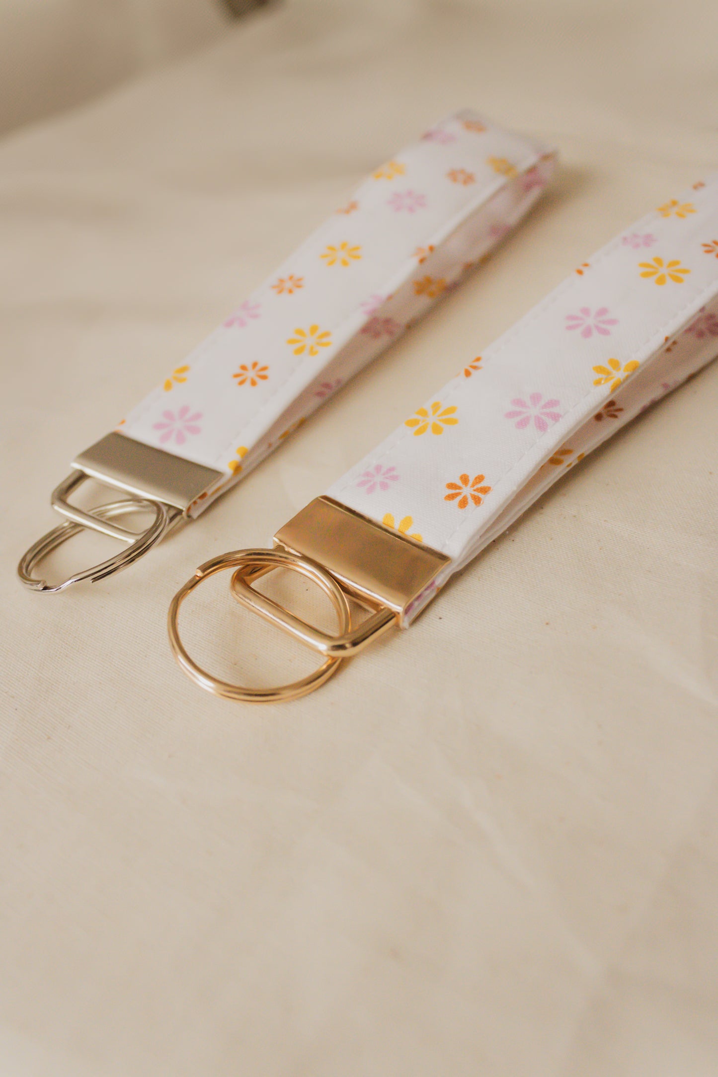 Daisy Days Keychain