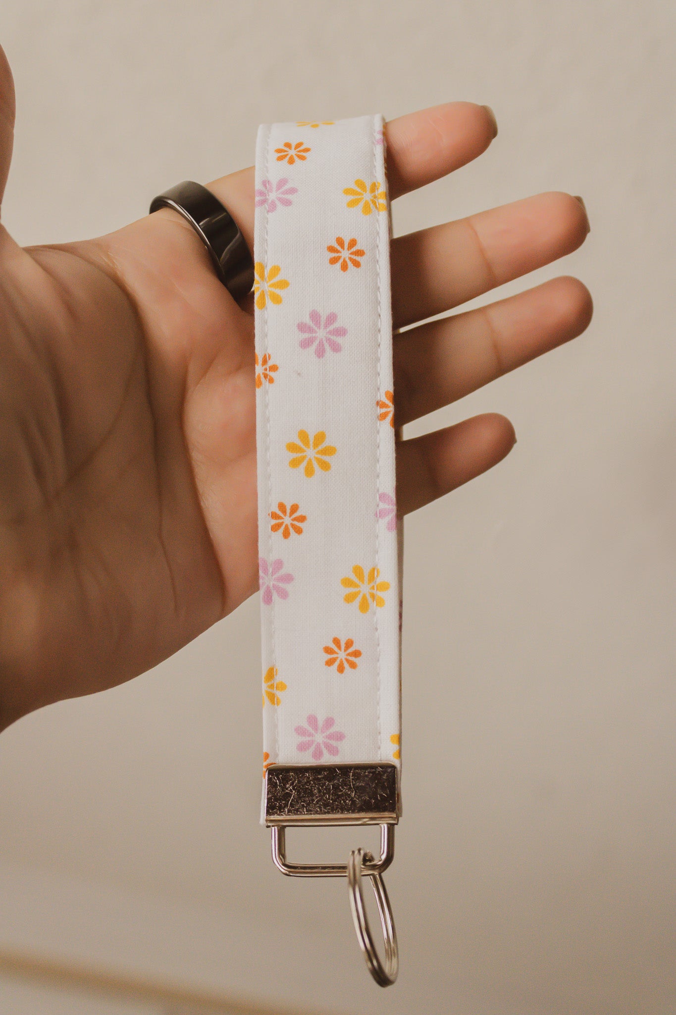 Daisy Days Keychain